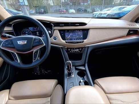 Used 2017 Cadillac XT5 Platinum w/ Driver Assist Package image 15