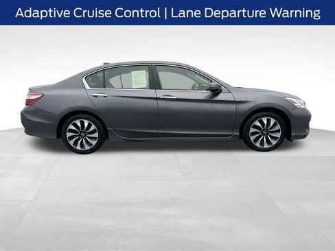 Used 2017 Honda Accord Touring image 6