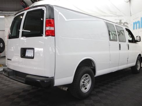 Used 2022 Chevrolet Express 2500 Extended w/ Driver Convenience Package RWD image 8