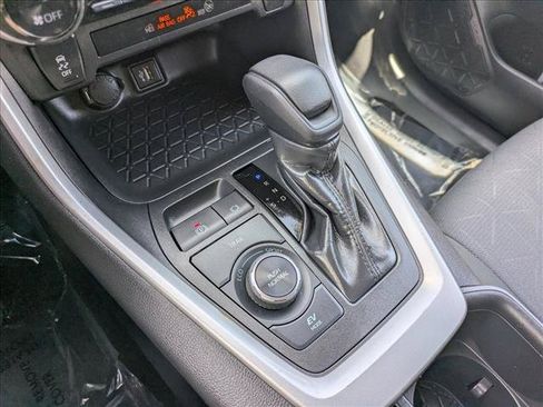 Used 2025 Toyota RAV4 XLE AWD/4WD image 13