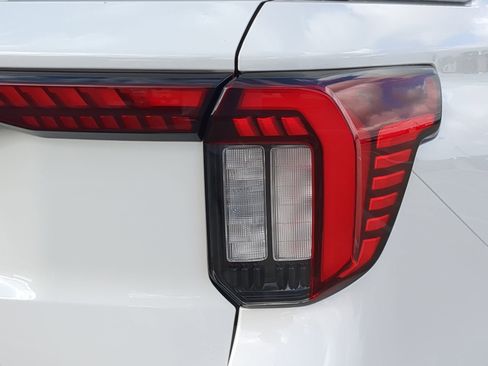 New 2026 Ford Explorer Active RWD image 41