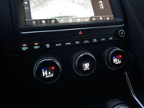 Used 2020 Jaguar E-PACE R-Dynamic S image 12