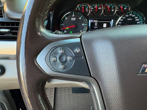 Used 2018 Chevrolet Suburban LT image 41