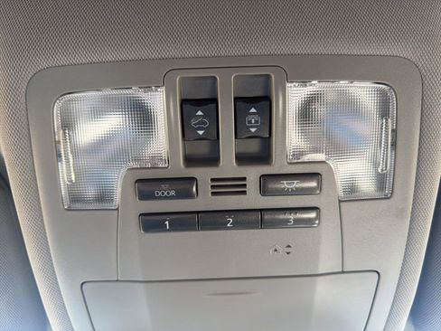 Used 2018 Toyota Highlander Limited image 40