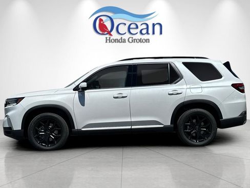 New 2025 Honda Pilot Touring image 7