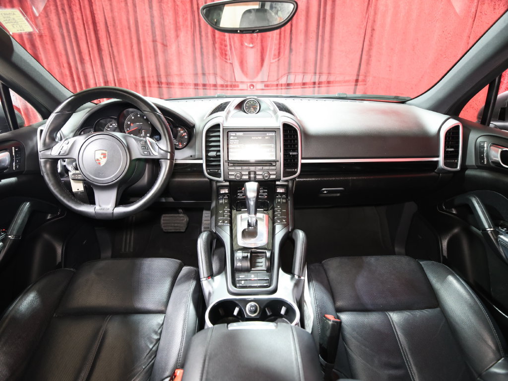 Used 2014 Porsche Cayenne AWD/4WD image 16