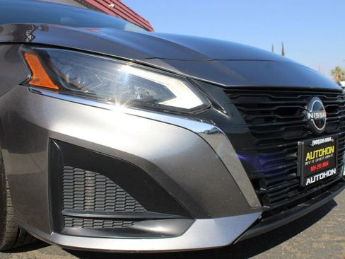 Used 2023 Nissan Altima 2.5 S FWD image 5