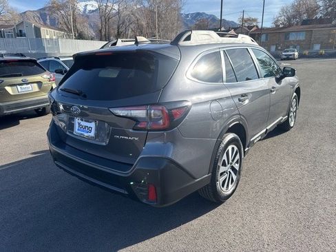 Used 2020 Subaru Outback Premium image 3