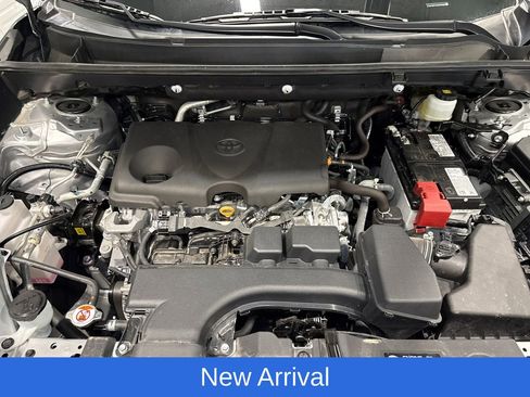 Used 2025 Toyota RAV4 XLE AWD/4WD image 18