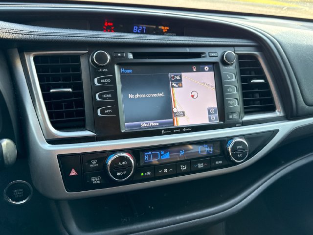 Used 2017 Toyota Highlander SE AWD/4WD image 29