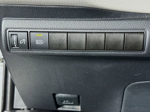 Used 2020 Toyota Corolla LE image 15