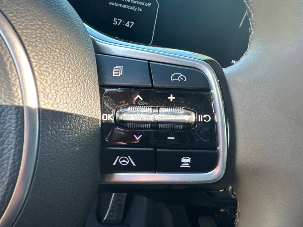 Used 2025 Kia Sorento SX AWD/4WD image 15