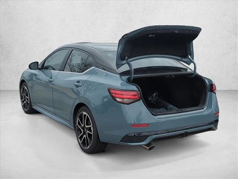 New 2025 Nissan Sentra SR w/ SR Premium Package FWD image 8