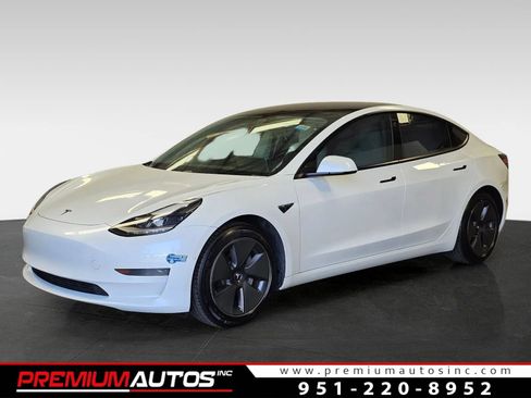 Used 2021 Tesla Model 3 Standard Range Plus RWD image 1