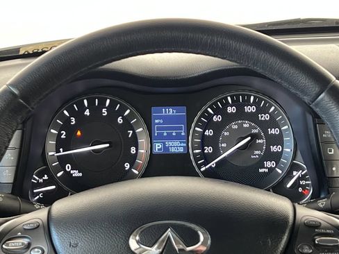 Used 2017 INFINITI Q70 3.7 RWD image 17