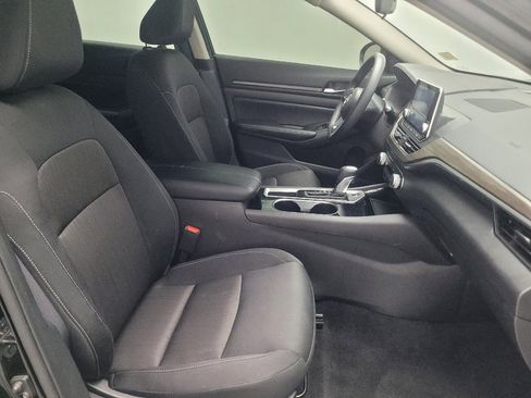 Used 2024 Nissan Altima 2.5 SV FWD image 21