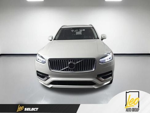 Used 2023 Volvo XC90 B6 Plus w/ Protection Package Premier AWD/4WD image 2