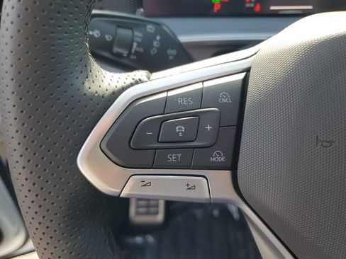 New 2026 Volkswagen Tiguan SE R-Line FWD image 21