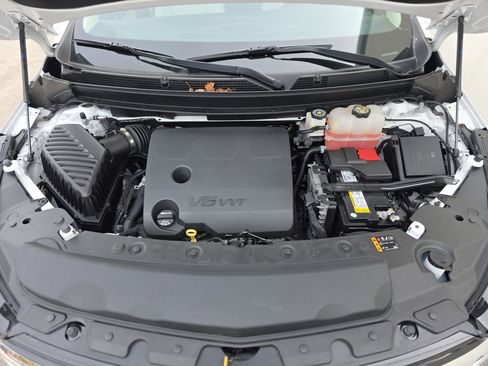 Used 2023 Buick Enclave Essence image 45