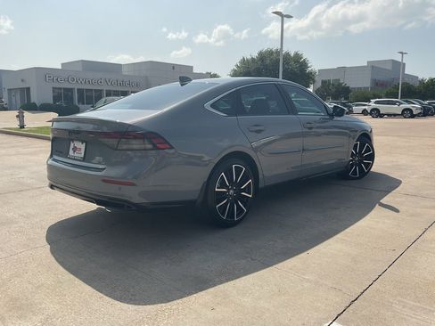 Used 2024 Honda Accord Touring image 5