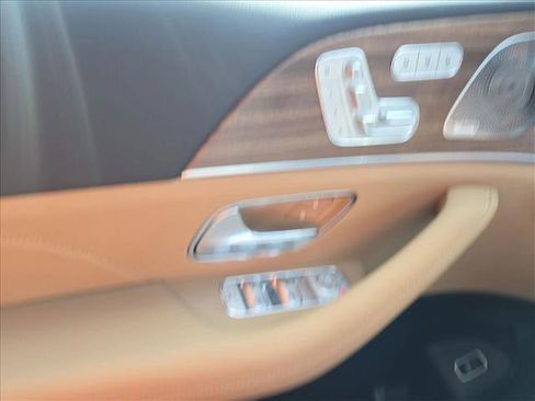 New 2026 Mercedes-Benz GLS 450 4MATIC image 17