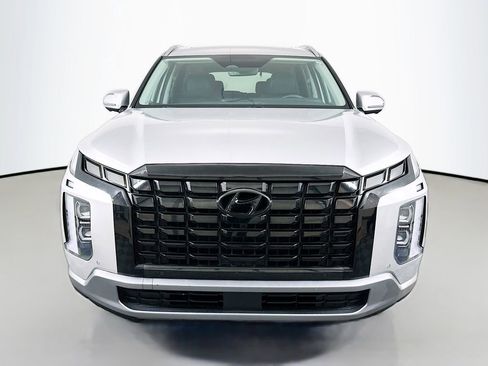 Used 2023 Hyundai Palisade SEL w/ Premium Package FWD image 2