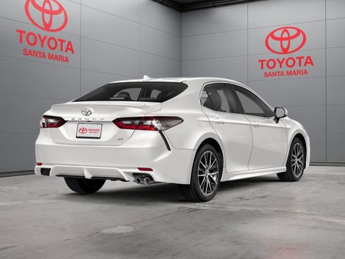 Used 2024 Toyota Camry SE image 2