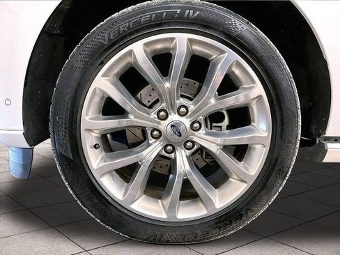 Used 2019 Ford Expedition Platinum AWD/4WD image 9