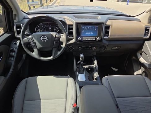 Used 2022 Nissan Frontier SV w/ Technology Package AWD/4WD image 4