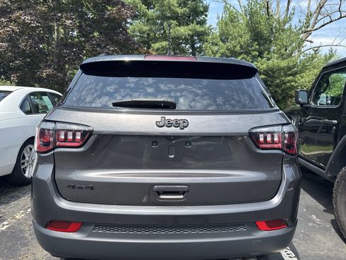 Certified 2022 Jeep Compass Altitude image 5