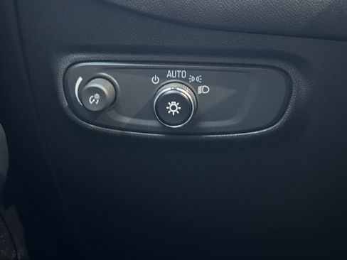 Used 2024 Chevrolet Equinox LS w/ LS Convenience Package image 35