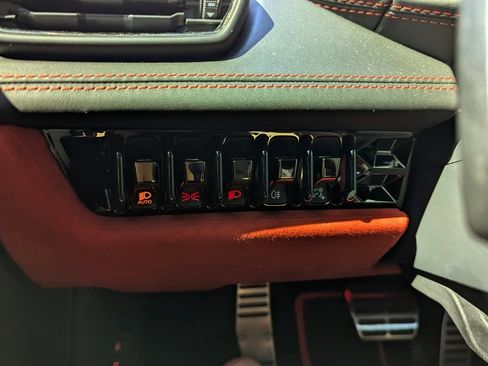 Used 2020 Lamborghini Huracan EVO image 27