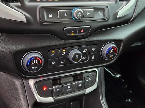 Used 2023 GMC Terrain SLE w/ Driver Convenience Package image 22