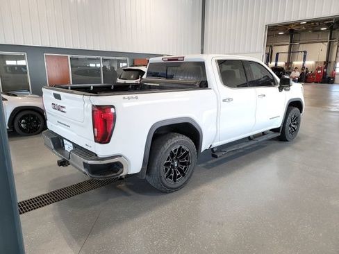 Used 2019 GMC Sierra 1500 SLT w/ SLT Premium Package AWD/4WD image 7