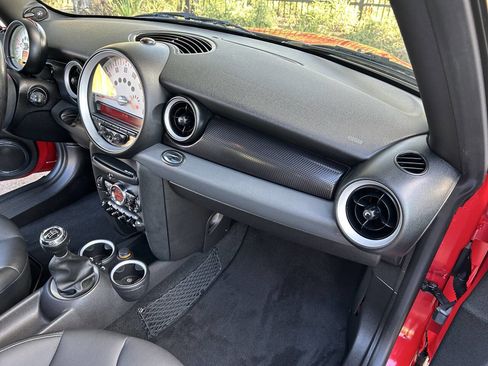Used 2011 MINI Cooper S image 26