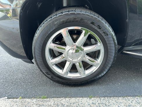 Used 2011 GMC Yukon Denali image 27