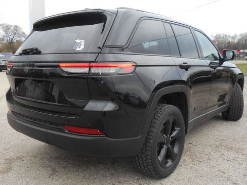 Certified 2022 Jeep Grand Cherokee Altitude AWD/4WD image 10