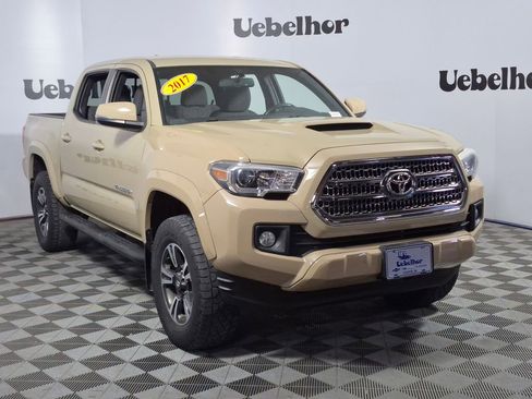 Used 2017 Toyota Tacoma TRD Sport w/ Tow Package (A/T) image 1