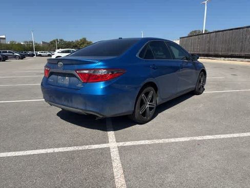 Used 2016 Toyota Camry SE image 5