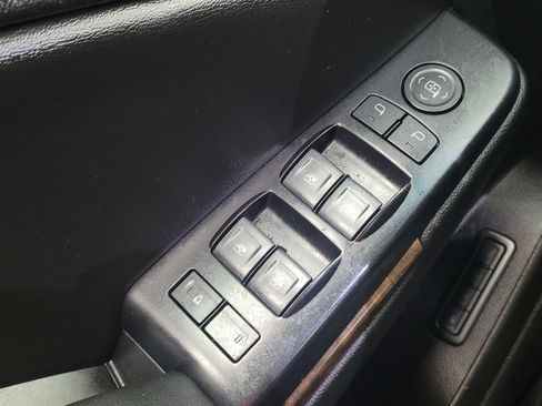 Used 2019 Chevrolet Suburban LT AWD/4WD image 27