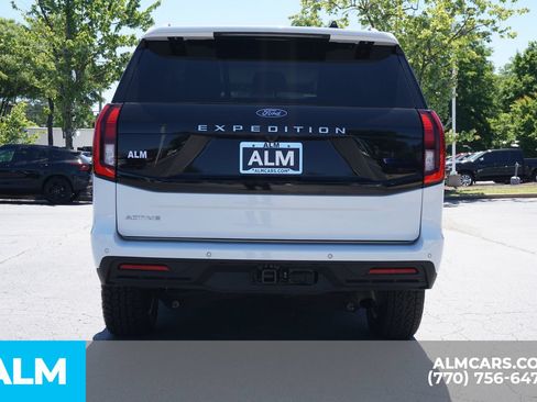 Used 2025 Ford Expedition Active AWD/4WD image 12