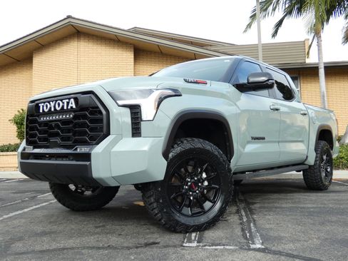 Used 2025 Toyota Tundra Limited w/ TRD Off-Road Package image 15