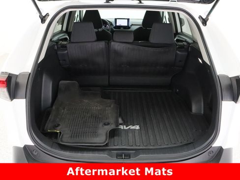 Used 2024 Toyota RAV4 LE image 28