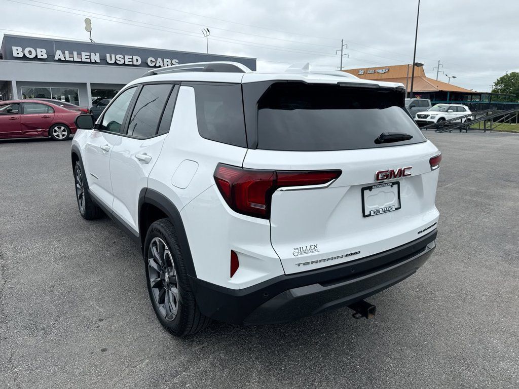 Used 2025 GMC Terrain Elevation w/ Elevation Premium Package AWD/4WD image 12