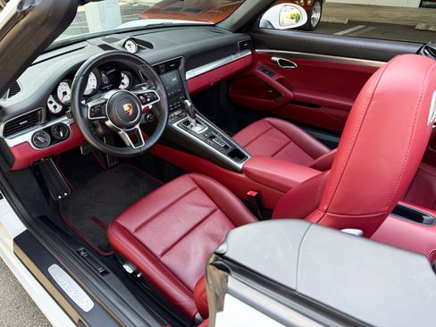 Used 2017 Porsche 911 Carrera S RWD image 2