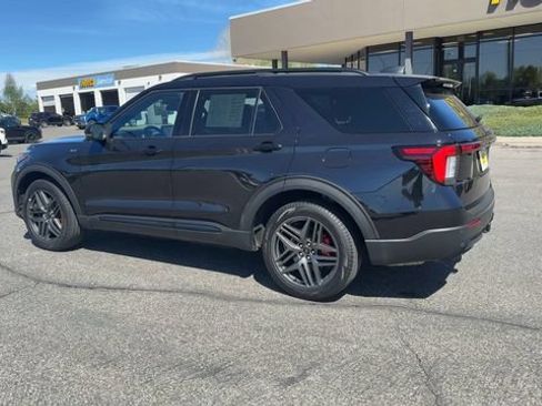 Used 2025 Ford Explorer ST-Line w/ ST-Line Street Pack AWD/4WD image 6