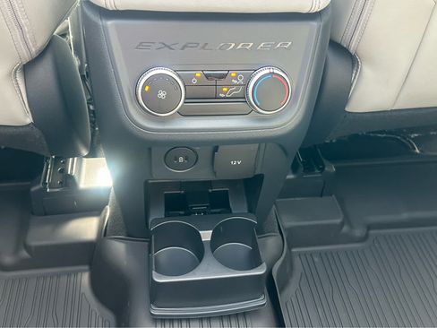 New 2026 Ford Explorer Active w/ Active Comfort Package AWD/4WD image 13