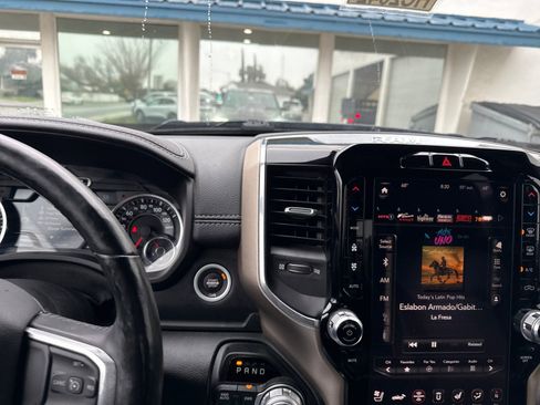 Used 2019 RAM 1500 Laramie image 17