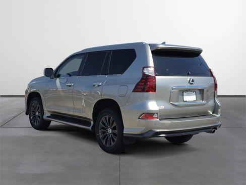Used 2022 Lexus GX 460 Premium w/ Accessory Package image 4