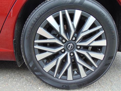 Used 2024 Nissan Altima 2.5 SV image 9